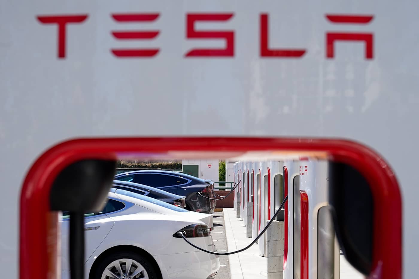 Tesla's year-over-year deliveries decreased for the second quarter in a row