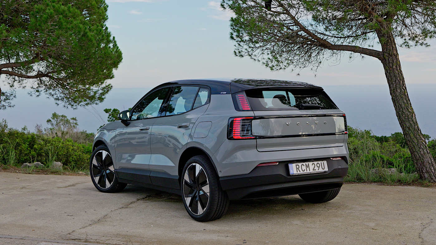 Volvo pauses deliveries of its EX30 due to software issues
