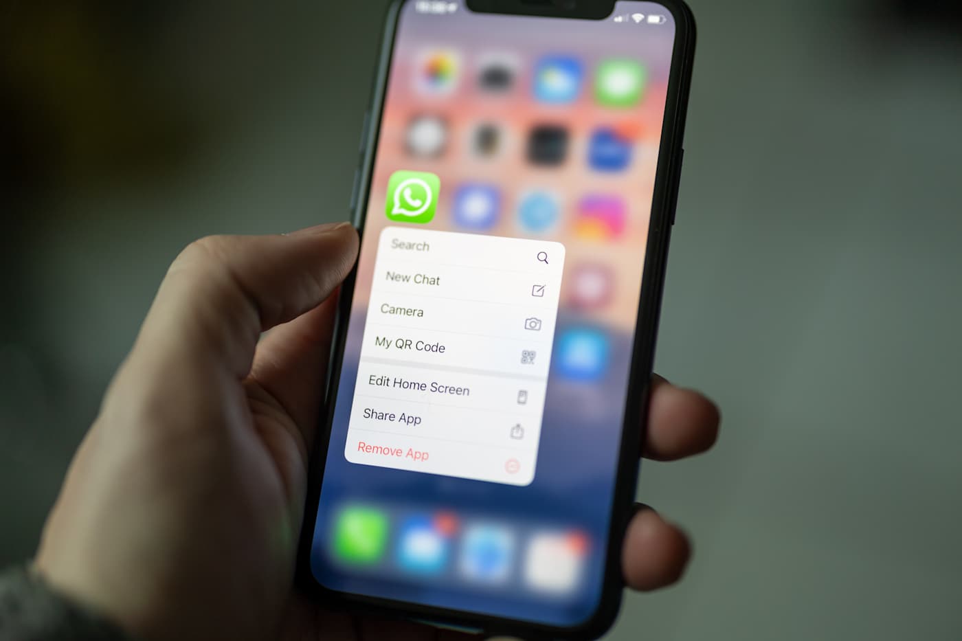 WhatsApp now lets you share photos and videos in their original quality