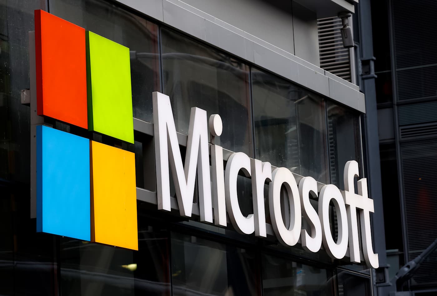 Microsoft is teaming up with Semafor on AI-assisted news stories