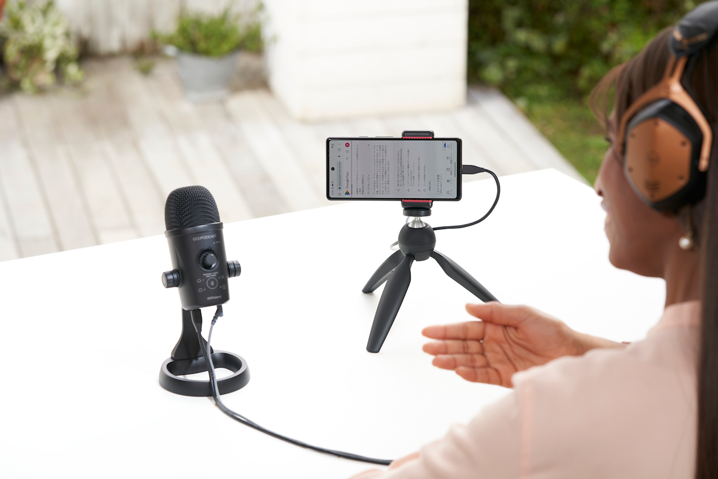 Roland's mobile podcasting studio gives you a mic and streaming app for $140
