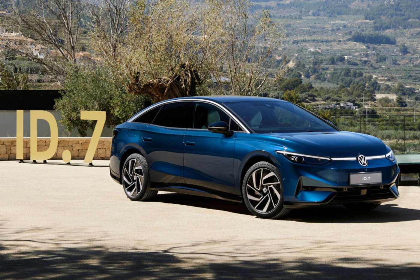 Volkswagen indefinitely delays the ID.7 electric sedan's arrival in North America