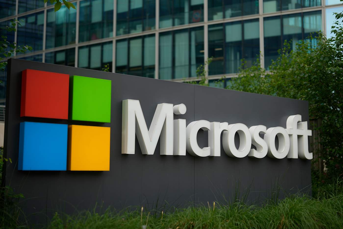 Microsoft is adding AI-powered summaries to Bing search results