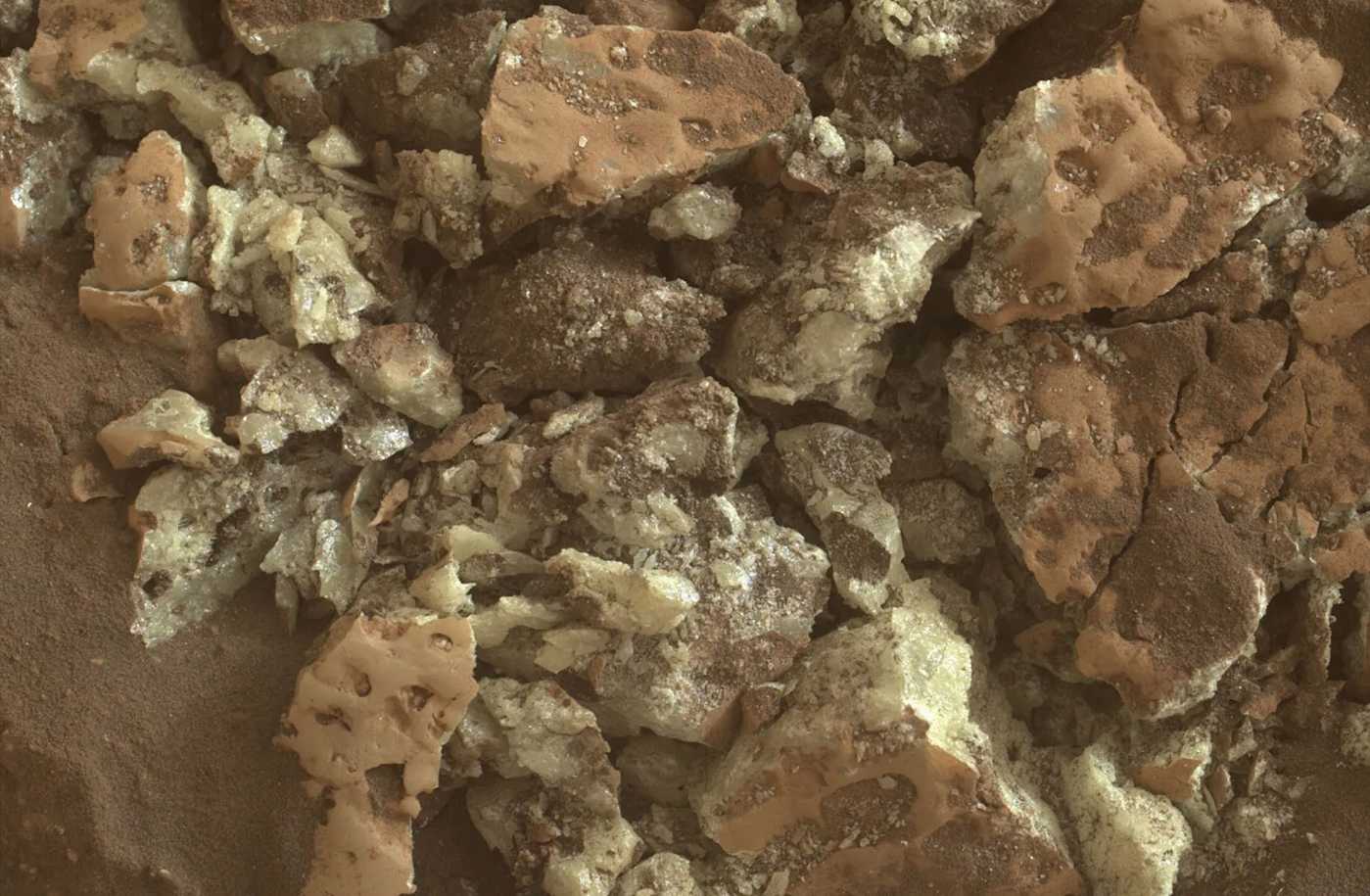 NASA's Curiosity rover accidentally uncovered pure sulfur crystals on Mars