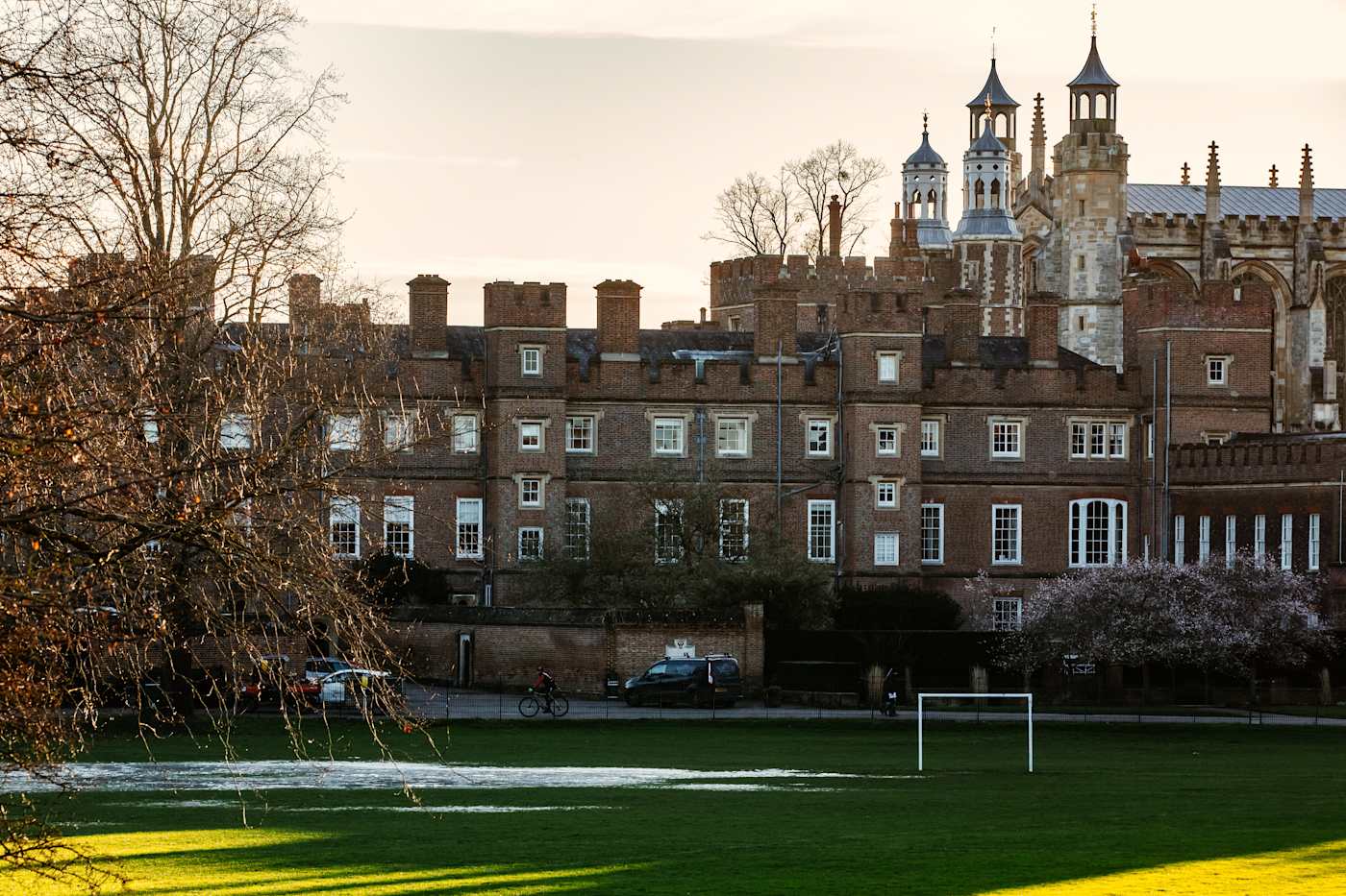 A British boarding school will make students use boring old Nokia phones