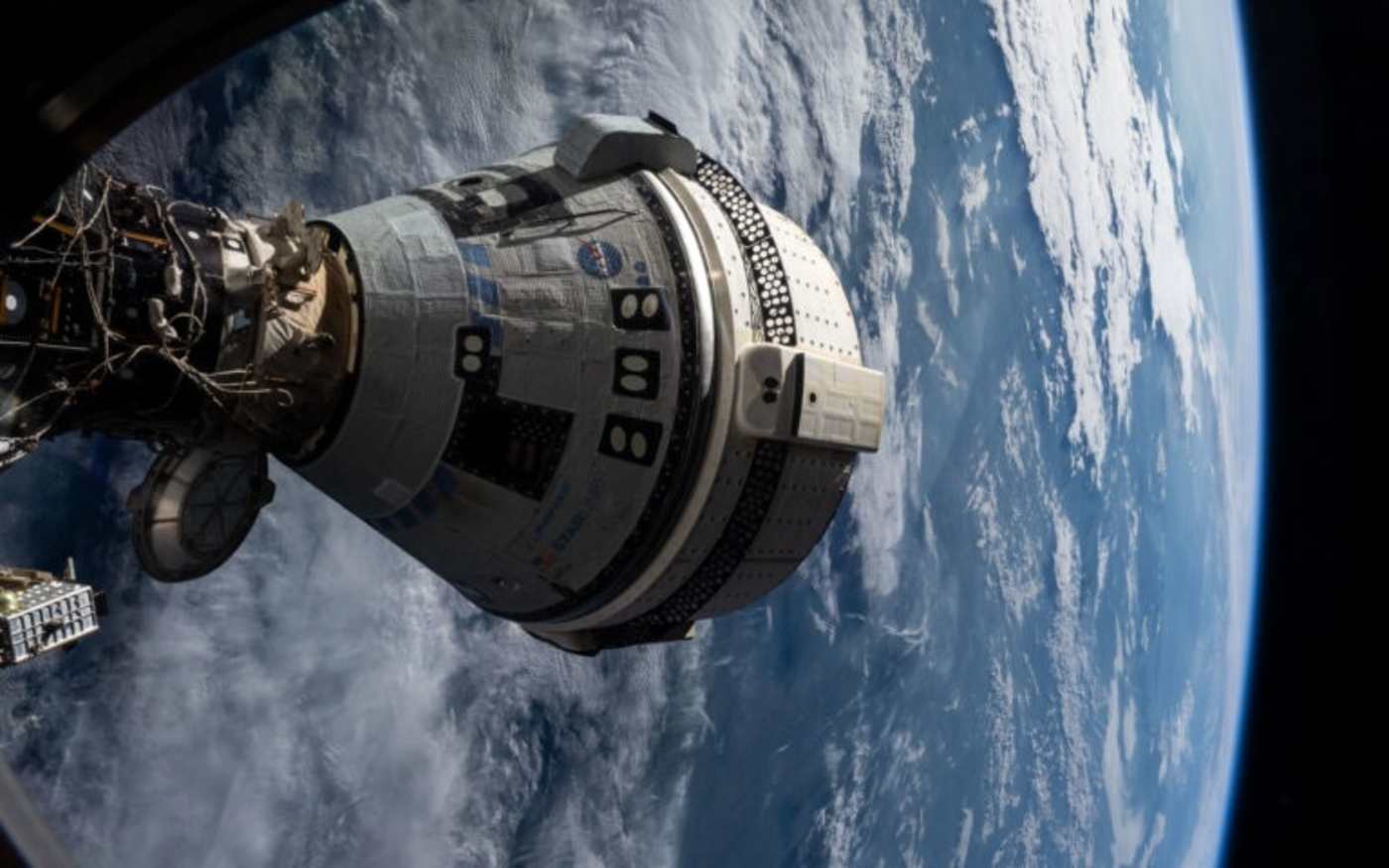 Now there's a creepy, sonar-like sound coming through one of Starliner's speakers
