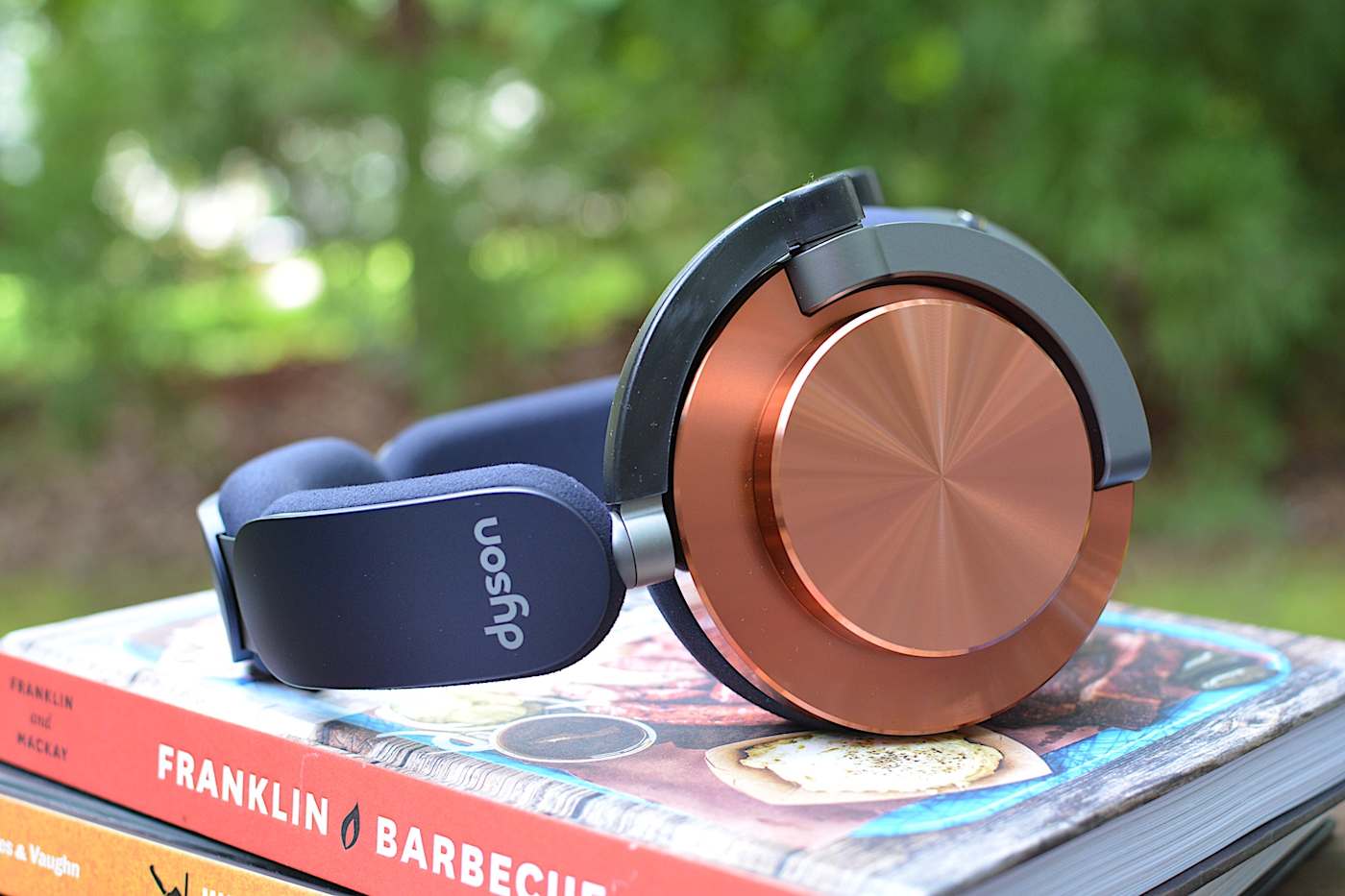 Engadget review recap: Dyson's non-weird headphones and Lenovo's ThinkPad X1 Carbon