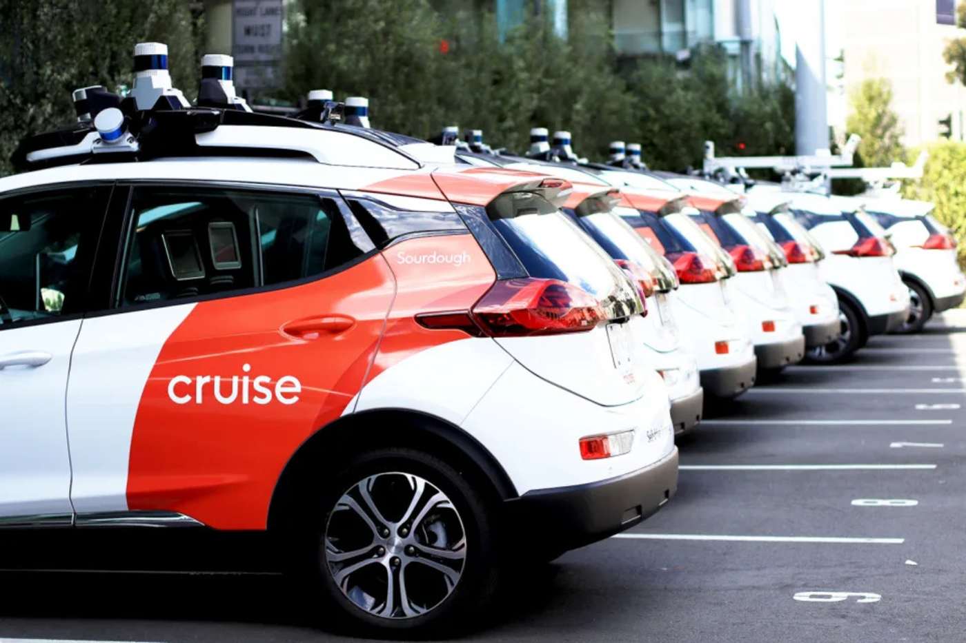 Cruise's self-driving cabs are coming to Uber next year