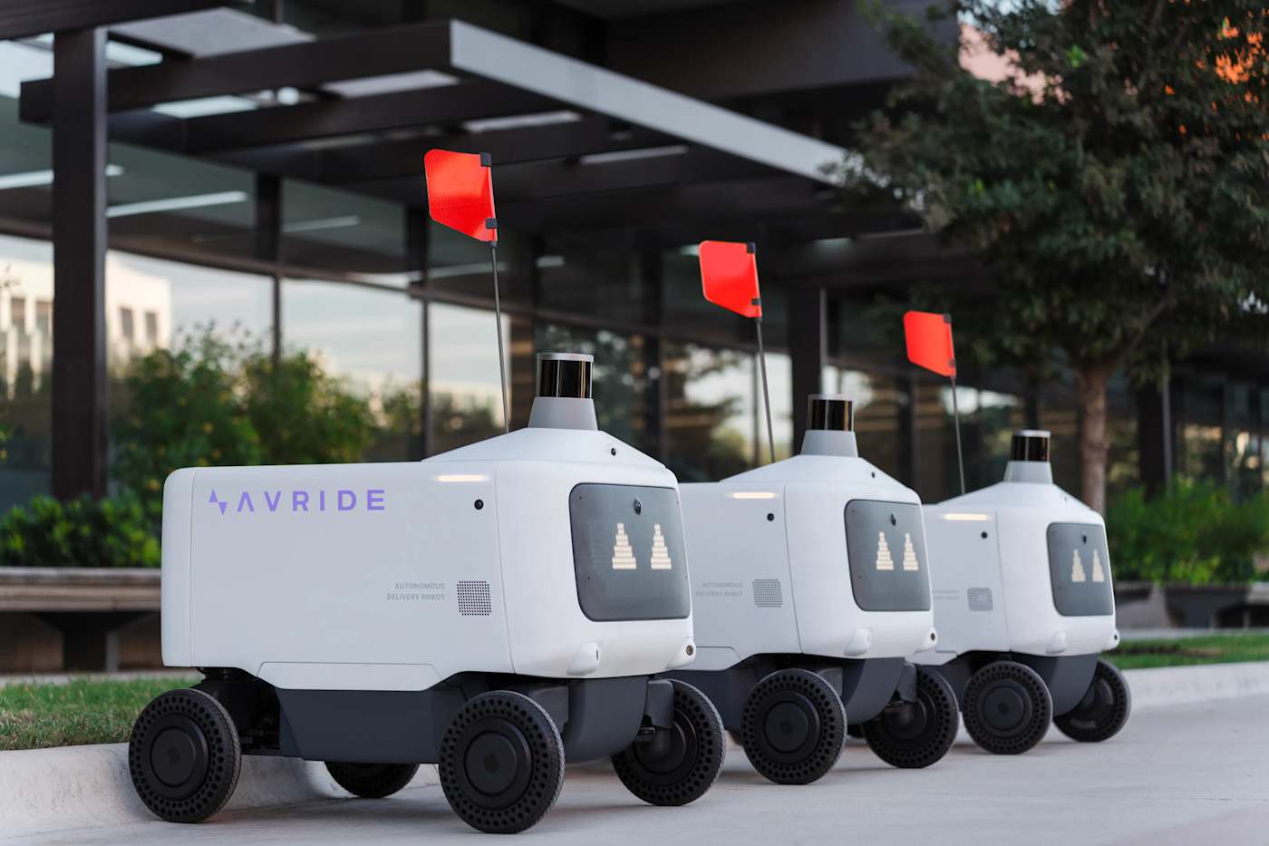 Grubhub is bringing new delivery robots to college campuses
