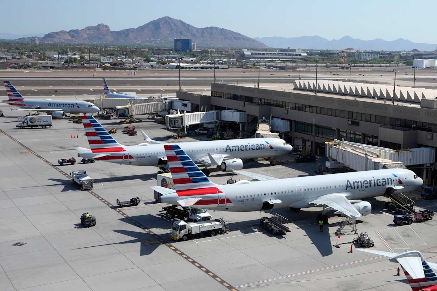 All American Airlines flights in the US are currently grounded