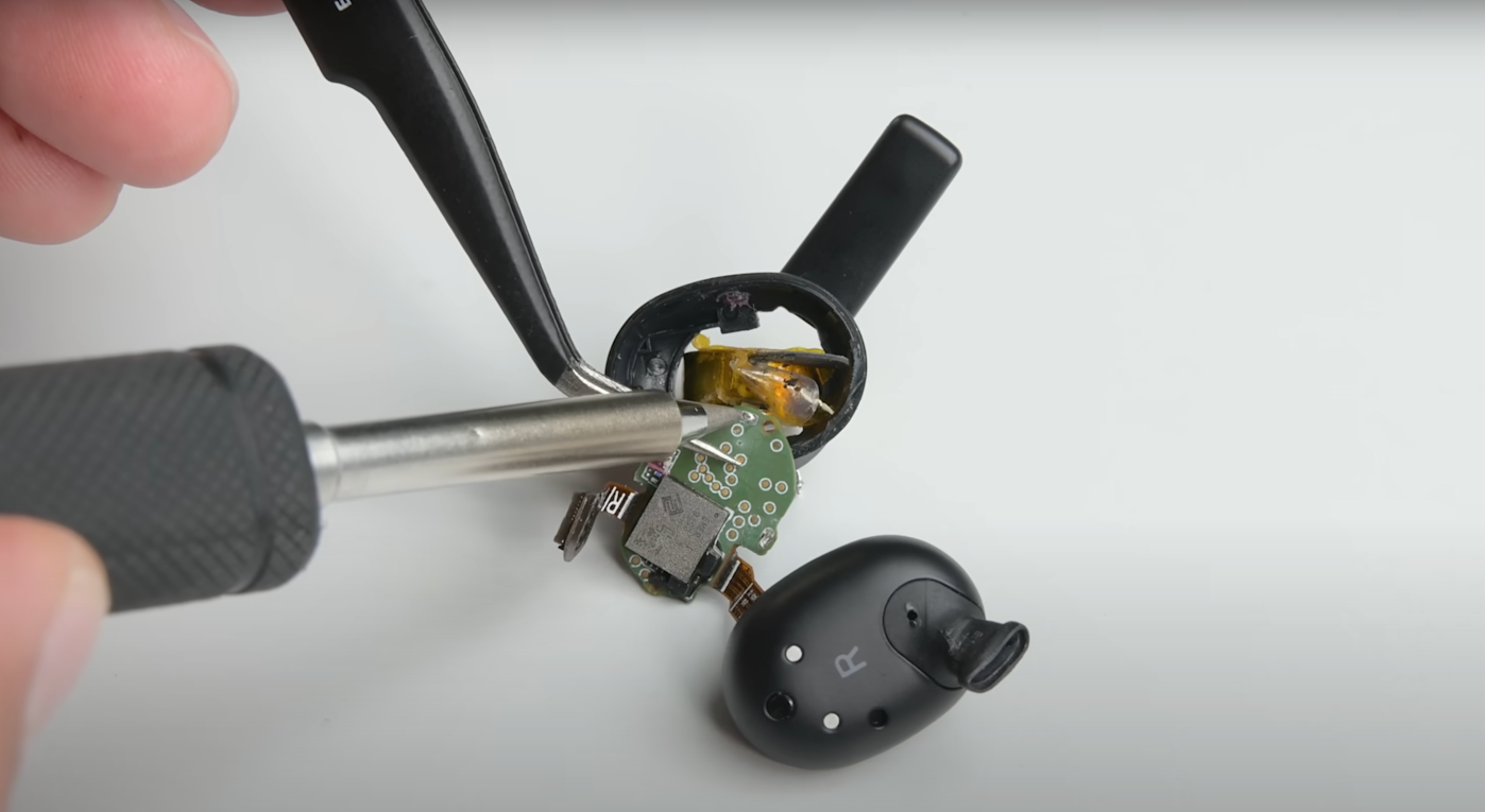 Bang & Olufsen's new earbuds with 'replaceable batteries' don't seem to be very repairable