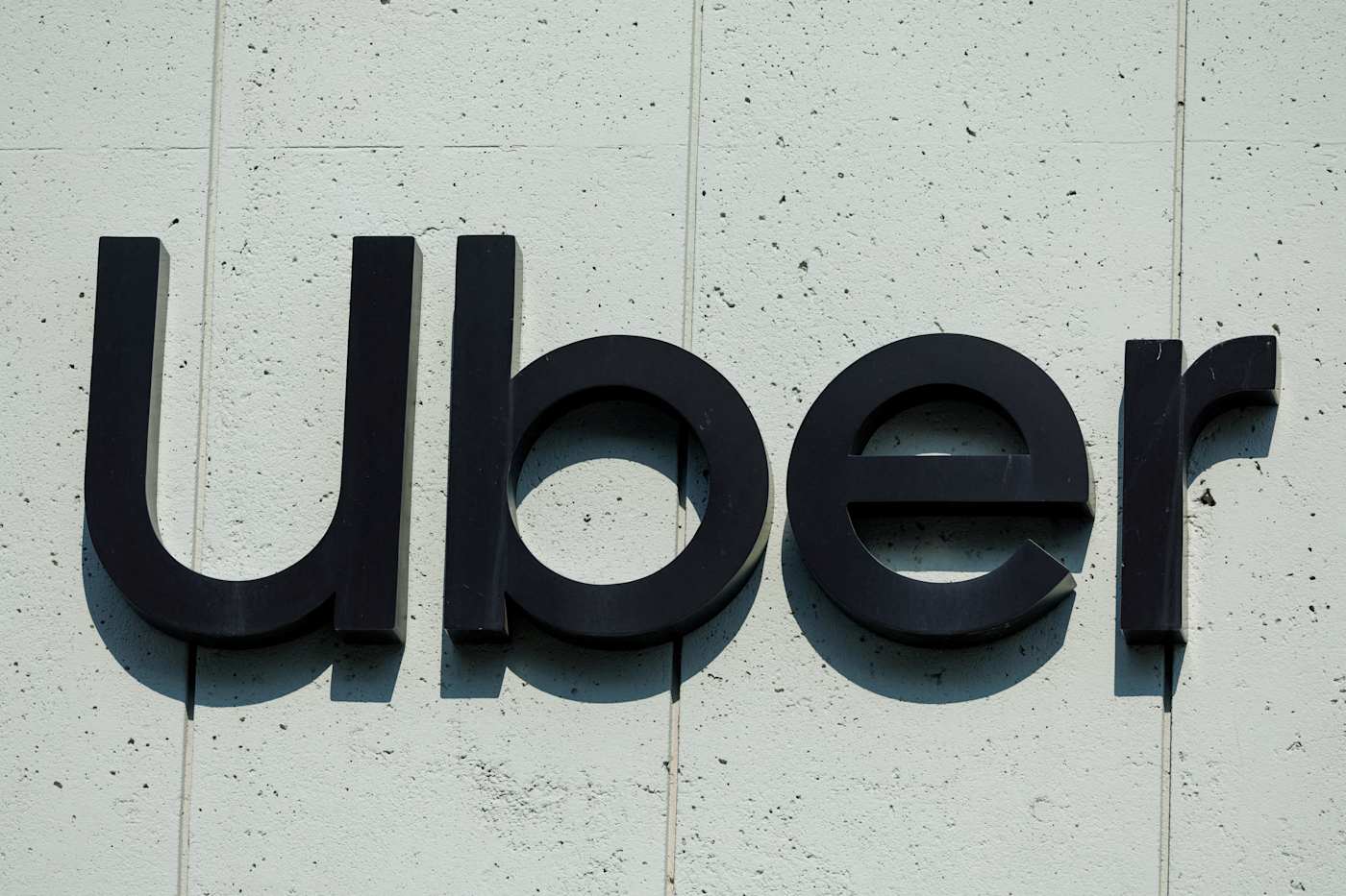 FTC sues Uber over claims the company makes subscriptions hard to cancel