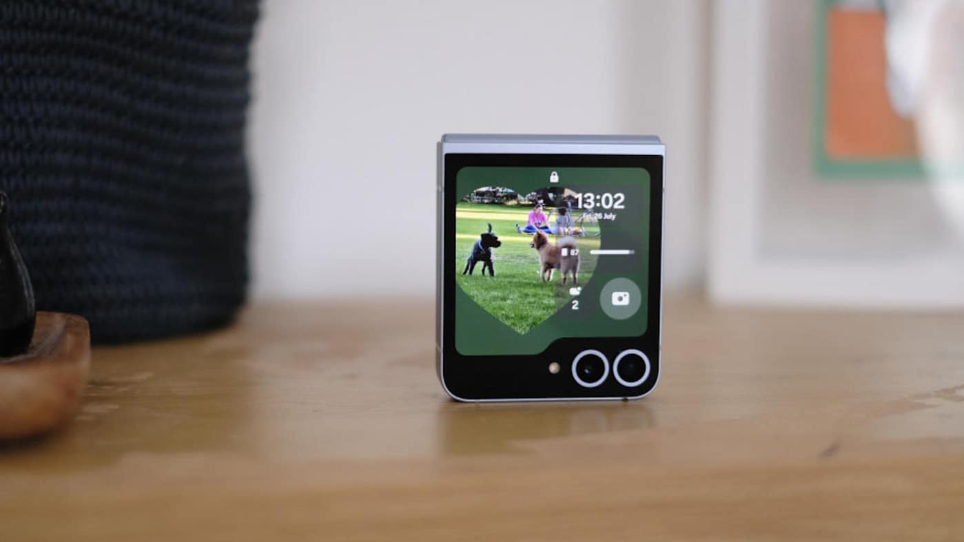Samsung may finally give the Galaxy Z Flip a larger cover screen