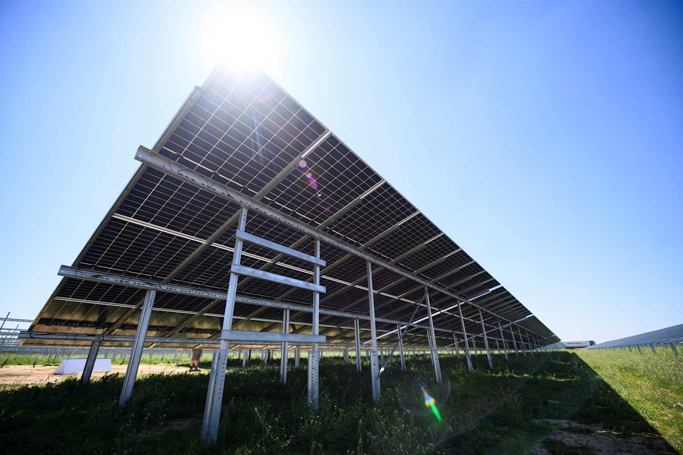 Solar trade association warns of 'devastating energy shortages' if incentives are cut