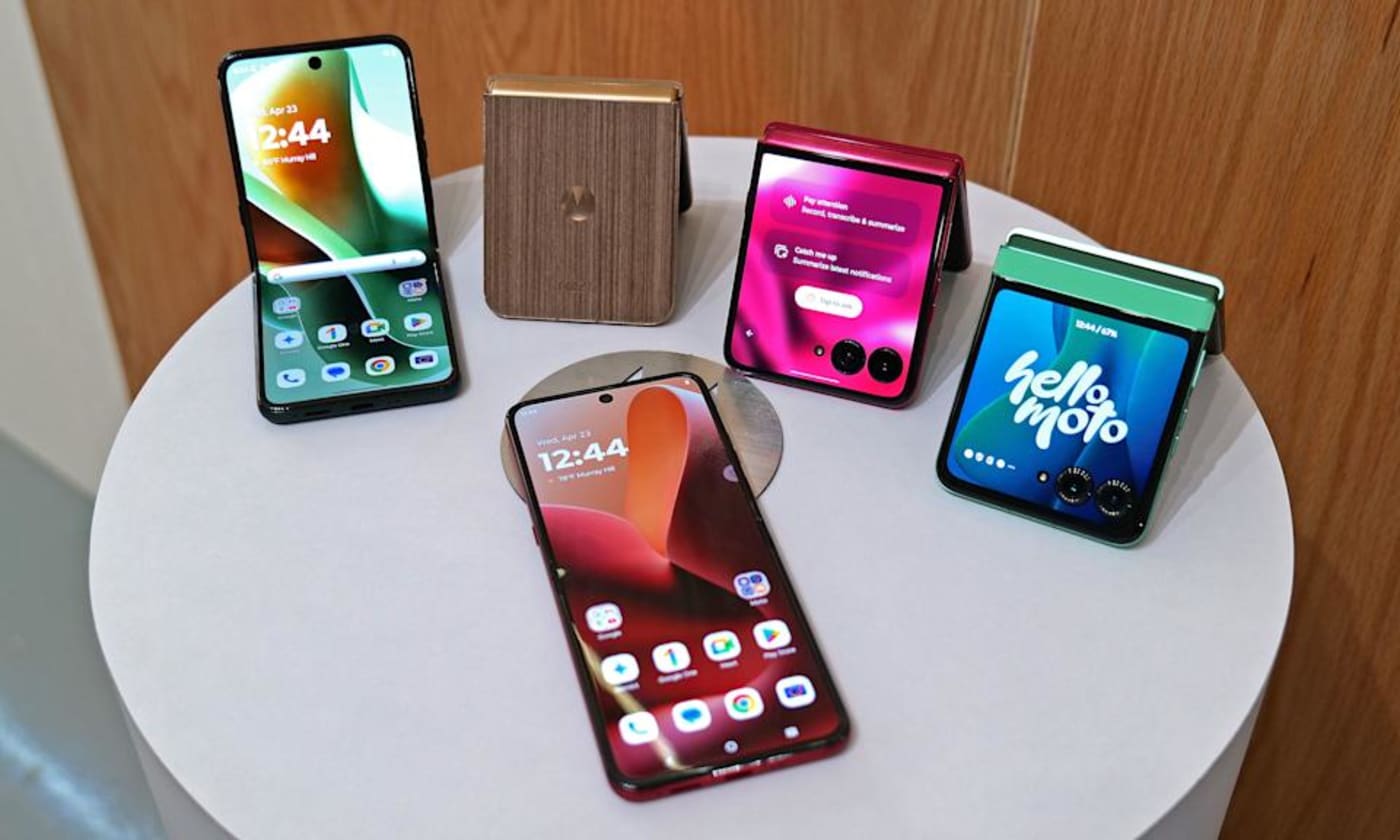 Motorola has mysteriously delayed its new Razr phones, but only for some carriers