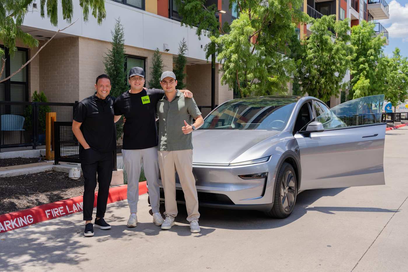 Tesla shows off its first fully autonomous delivery to convince us its self-driving cars work well