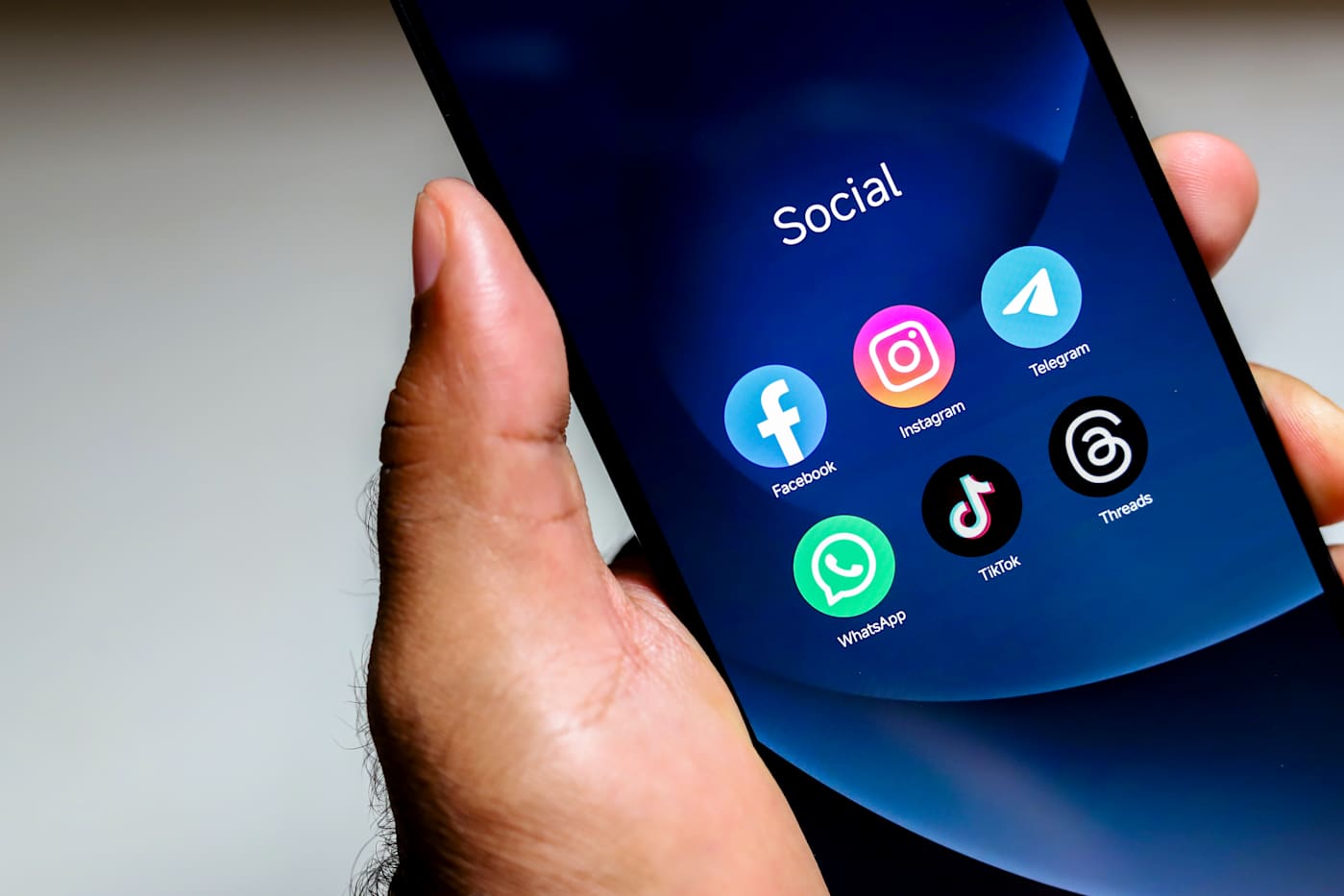 Instagram public accounts with less than 1,000 followers can no longer go live