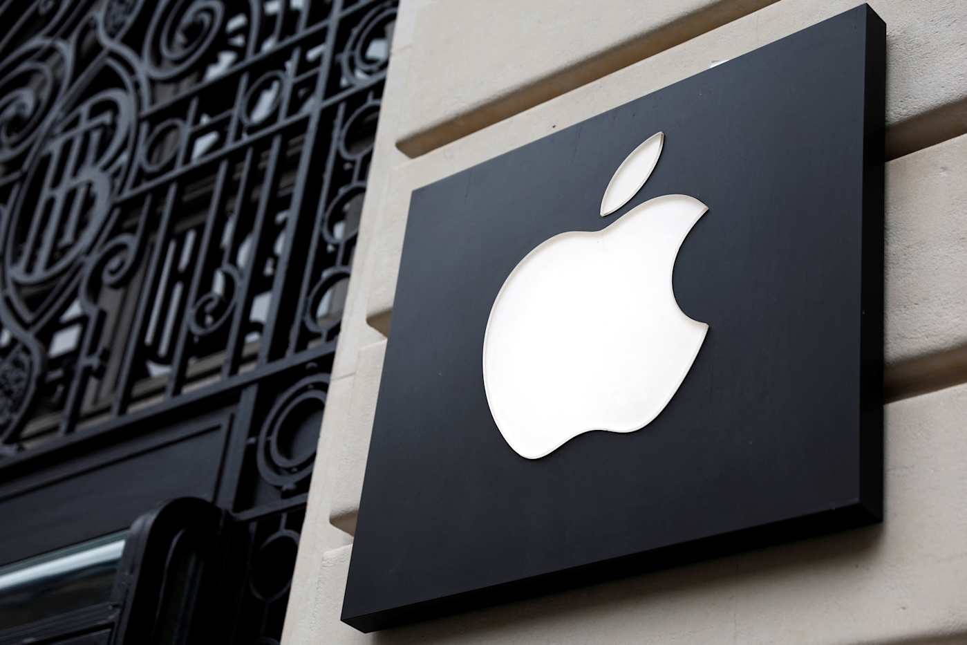 Apple's latest AI project may be a web search tool