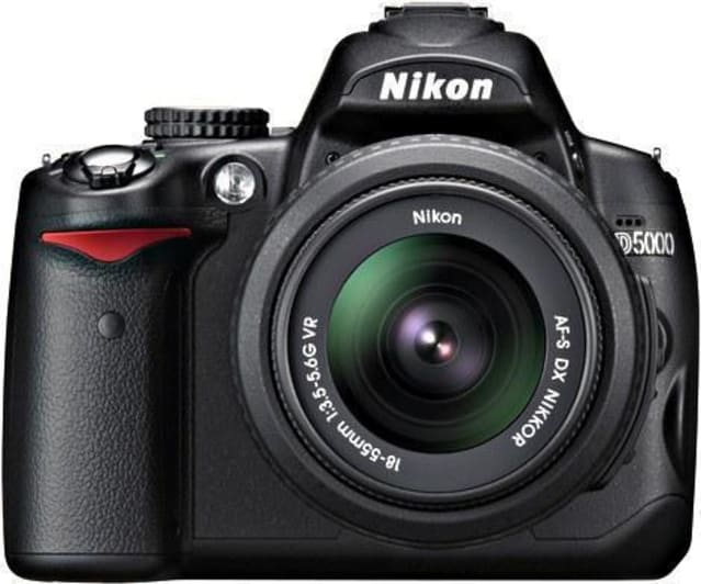Nikon  D5000