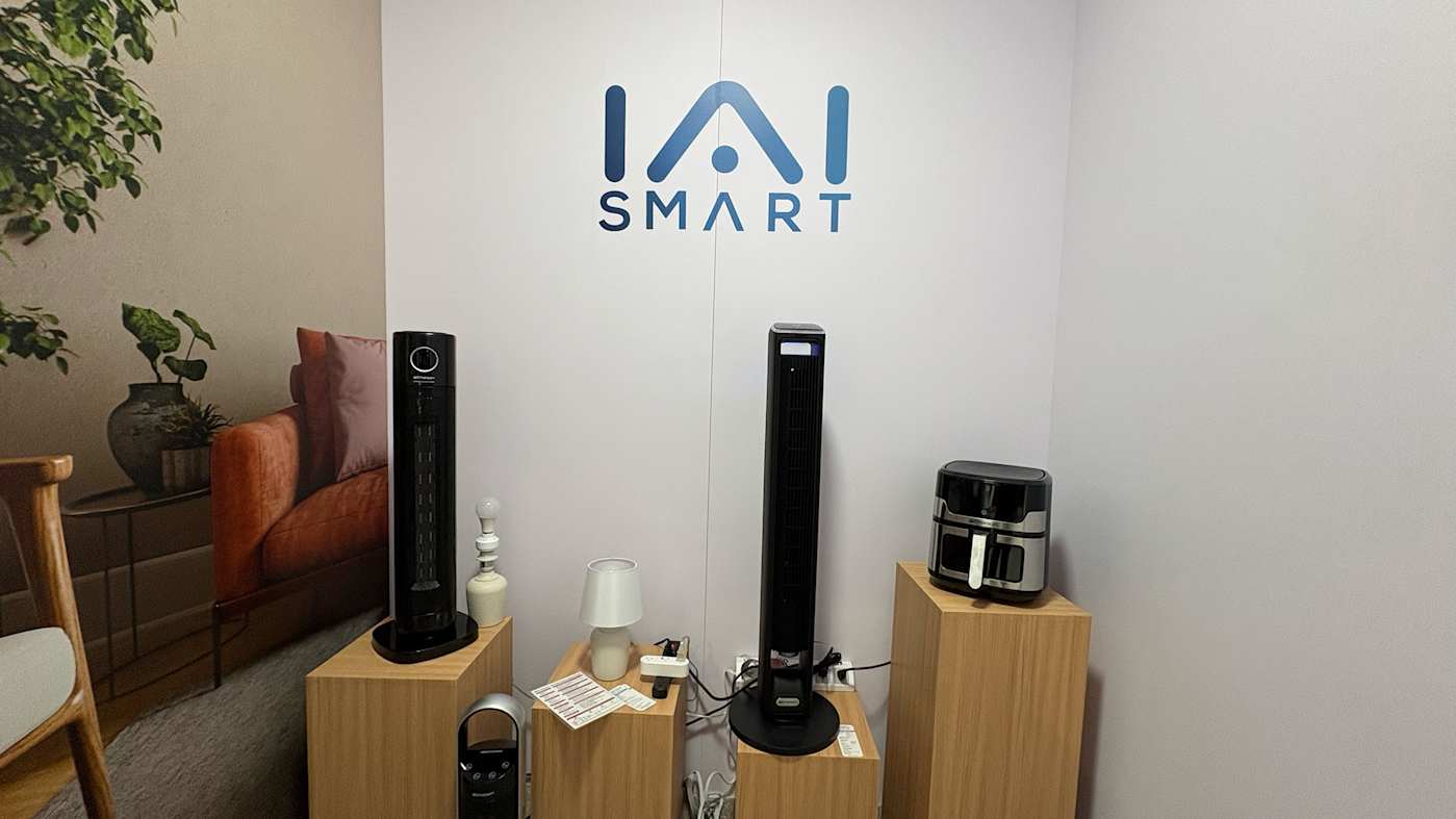 Emerson Smart brings offline voice control to lamps and fans
