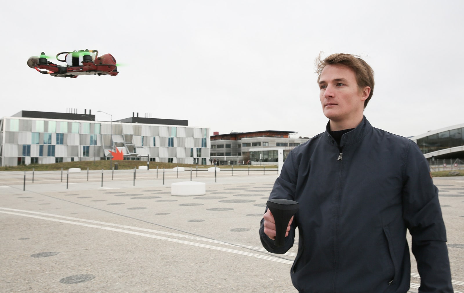 Startup MotionPilot criou um “joystick” para aperfeiçoar o controle de drones