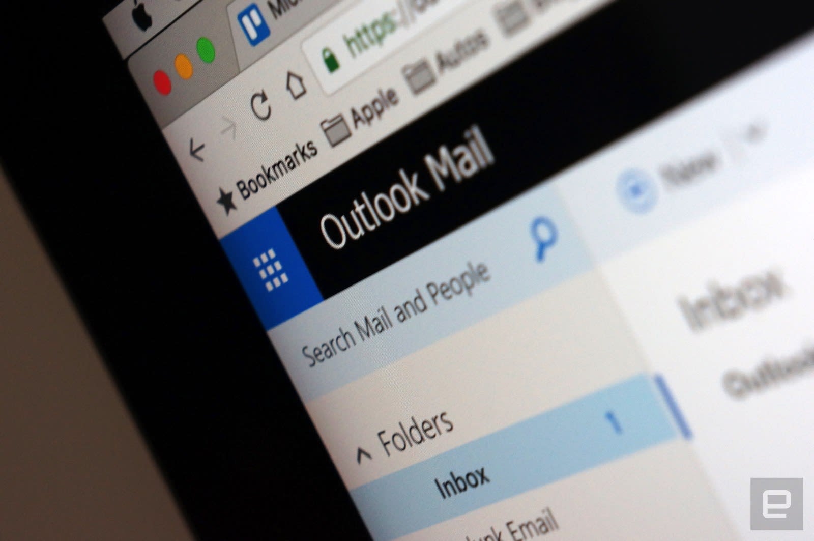 Microsoft axes Outlook.com premium features1600 x 1063