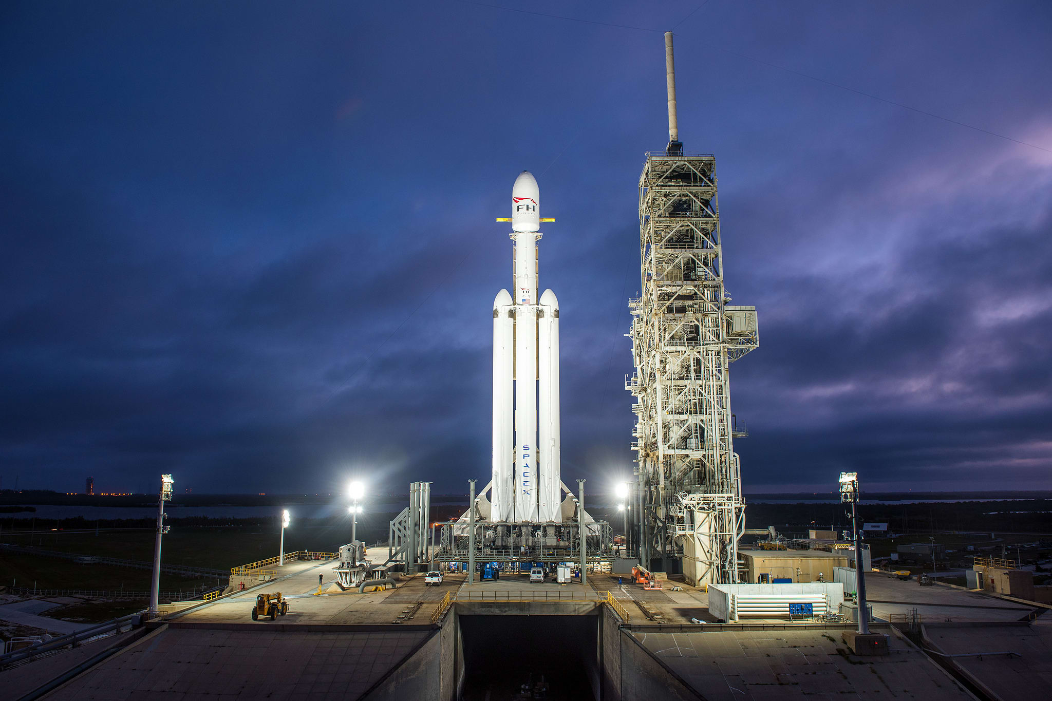 Watch SpaceX's Falcon Heavy launch today at 345 PM ET (updated)