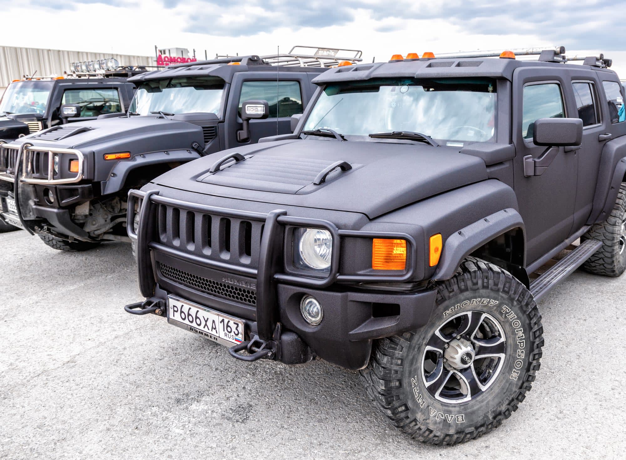 GM reportedly plans to bring back the Hummer as an electric pickup | Engadget2000 x 1468