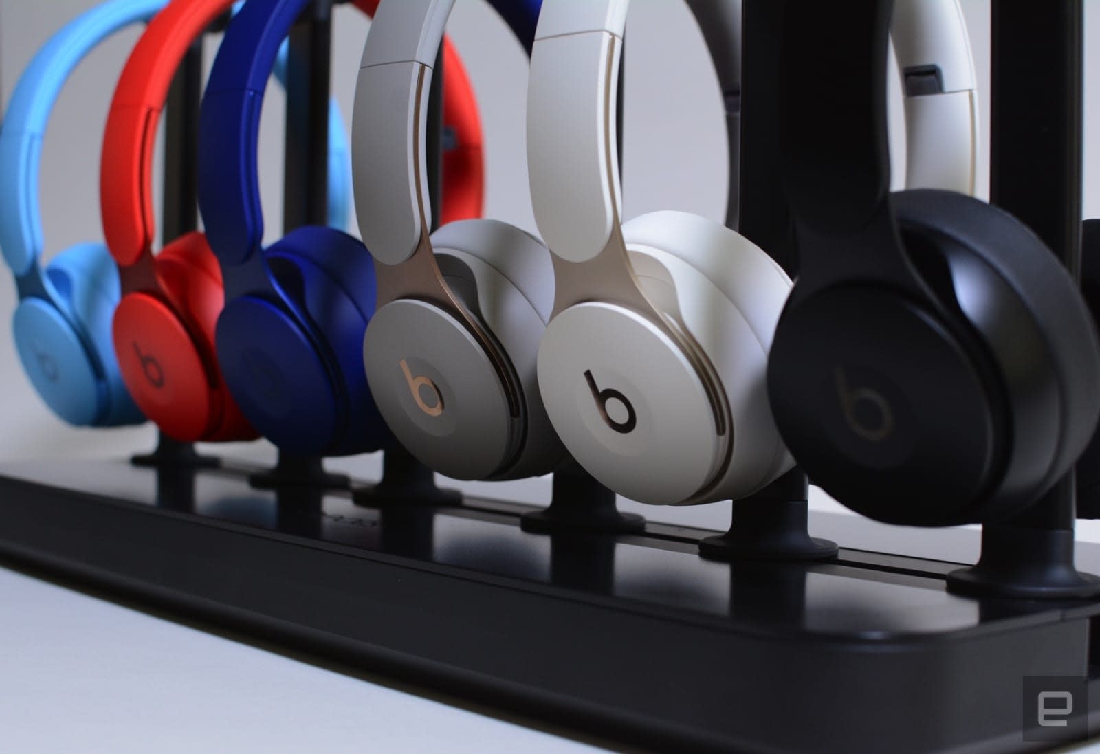 Beats Solo Pro Headphones Feature Pure Anc And Always On Siri