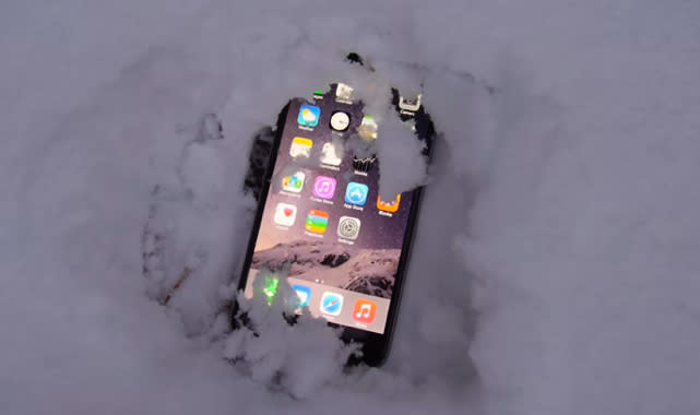 Iphone 6 Plus Spends Christmas In The Snow And Survives Engadget