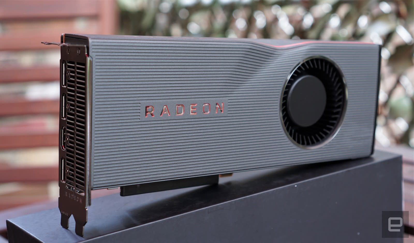 Radeon RX 5700 and 5700 XT review: AMD brings the fight back to NVIDIA |  Engadget