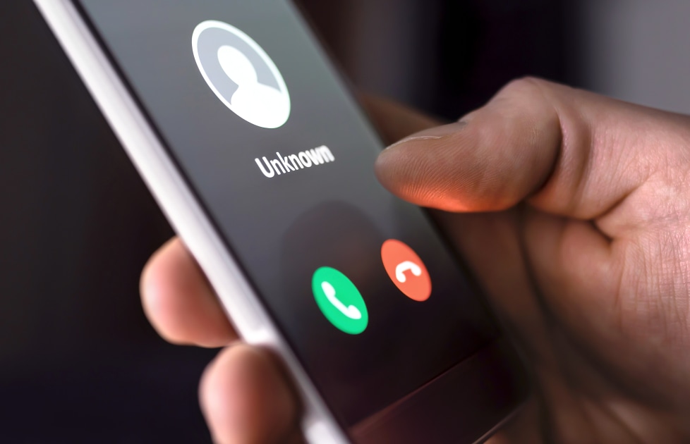 FTC: Robocallers are now pretending to be Apple and Amazon