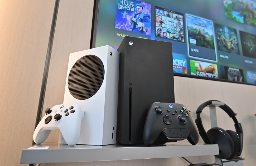 microsoft-reverses-xbox-live-price-hike-will-add-free-multiplayer-for-some-games-unfold-times
