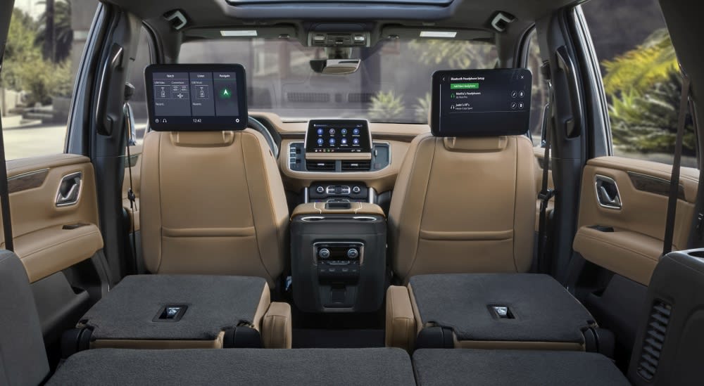 Chevy S 2021 Tahoe And Suburban Add Ota Updates And Big Screens