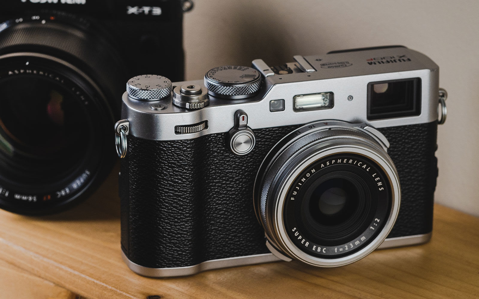 Fujifilm X100F compact camera for street photos