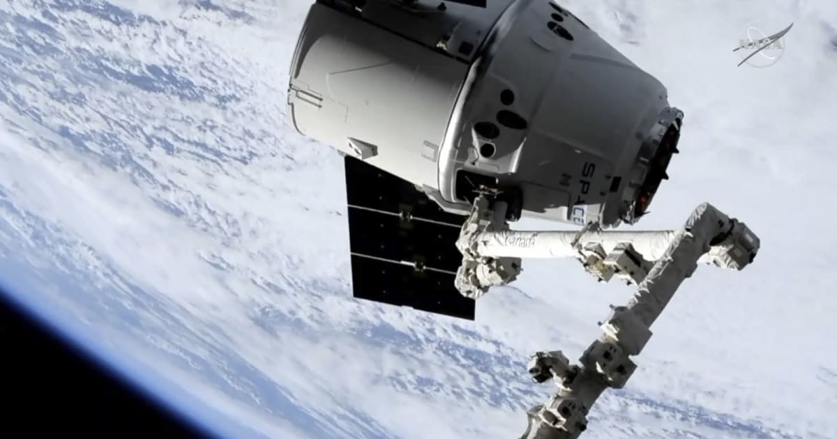 SpaceX delivered 5,500 lbs of cargo to the International Space Station today 1