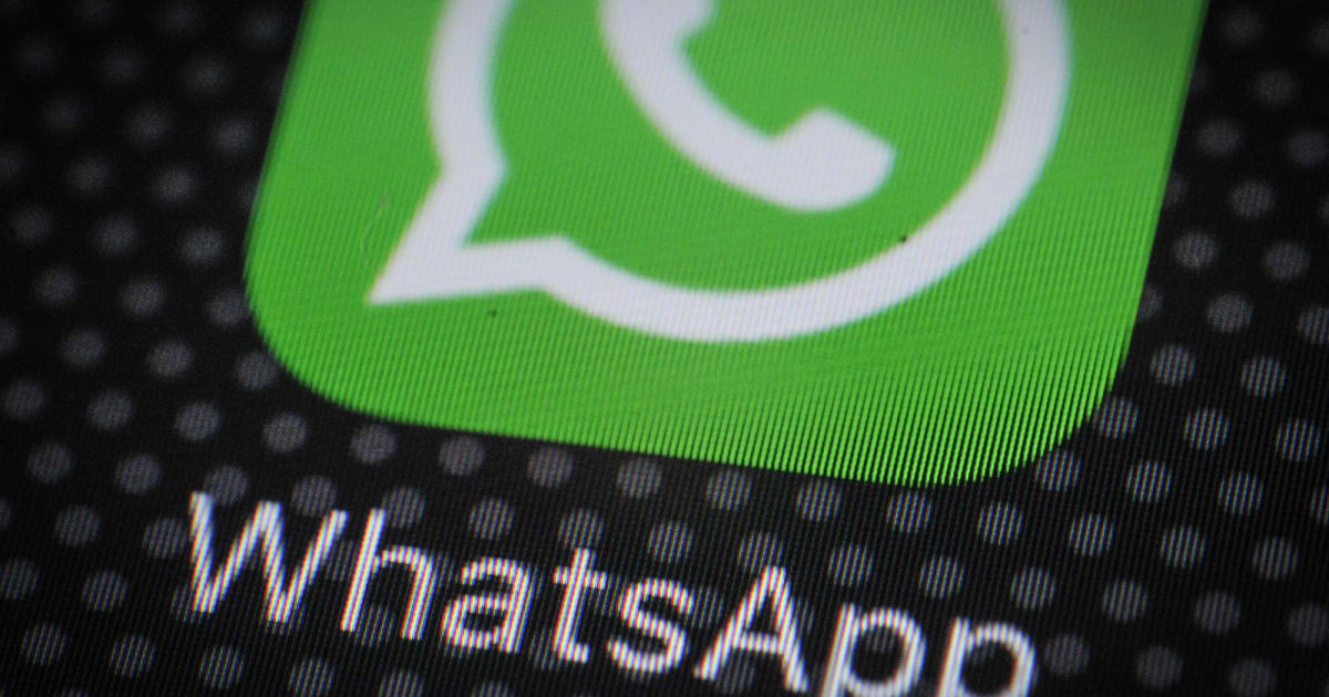 WhatsApp is the first third-party messaging service on CarPlay