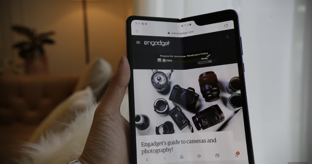 Galaxy Fold teardown gives us a look at its complicated deisgn 1