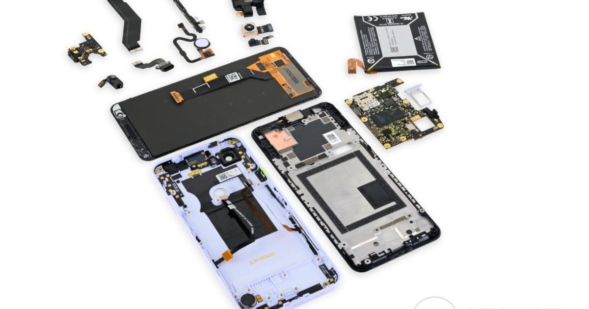 iFixit peeks inside the Pixel 3a and Pixel 3a XL to see what's missing 1