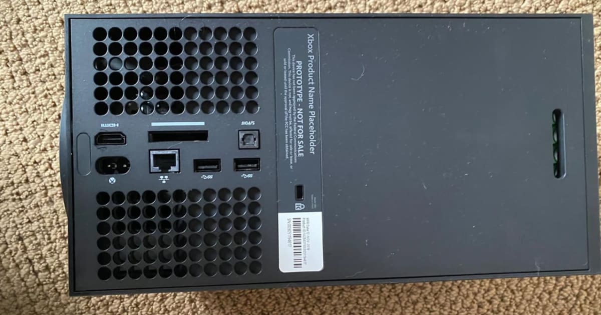 Is this the back of the Xbox Series X? 1