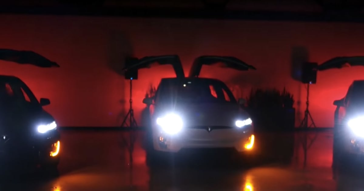Tesla Model Xmas show is cooler than your house's lights