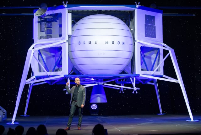 Amazon CEO Jeff Bezos announces Blue Moon, a lunar landing vehicle for the Moon, during a Blue Origin event in Washington, DC, May 9, 2019. (Photo by SAUL LOEB / AFP) (Photo credit should read SAUL LOEB/AFP via Getty Images)