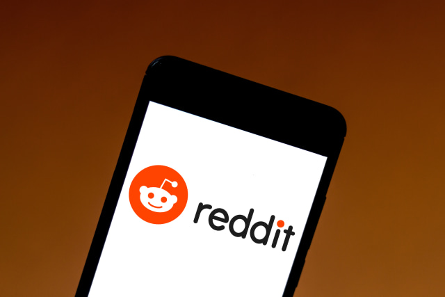 BRAZIL - 2019/06/28: In this photo illustration the Reddit logo is seen displayed on a smartphone. (Photo Illustration by Rafael Henrique/SOPA Images/LightRocket via Getty Images)