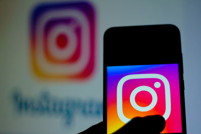 BRAZIL - 2019/12/11: In this photo illustration the Instagram logo is seen displayed on a smartphone. (Photo Illustration by Rafael Henrique/SOPA Images/LightRocket via Getty Images)