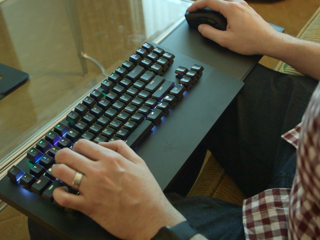 Razer S Turret For Xbox One Brings The Keyboard To The Couch