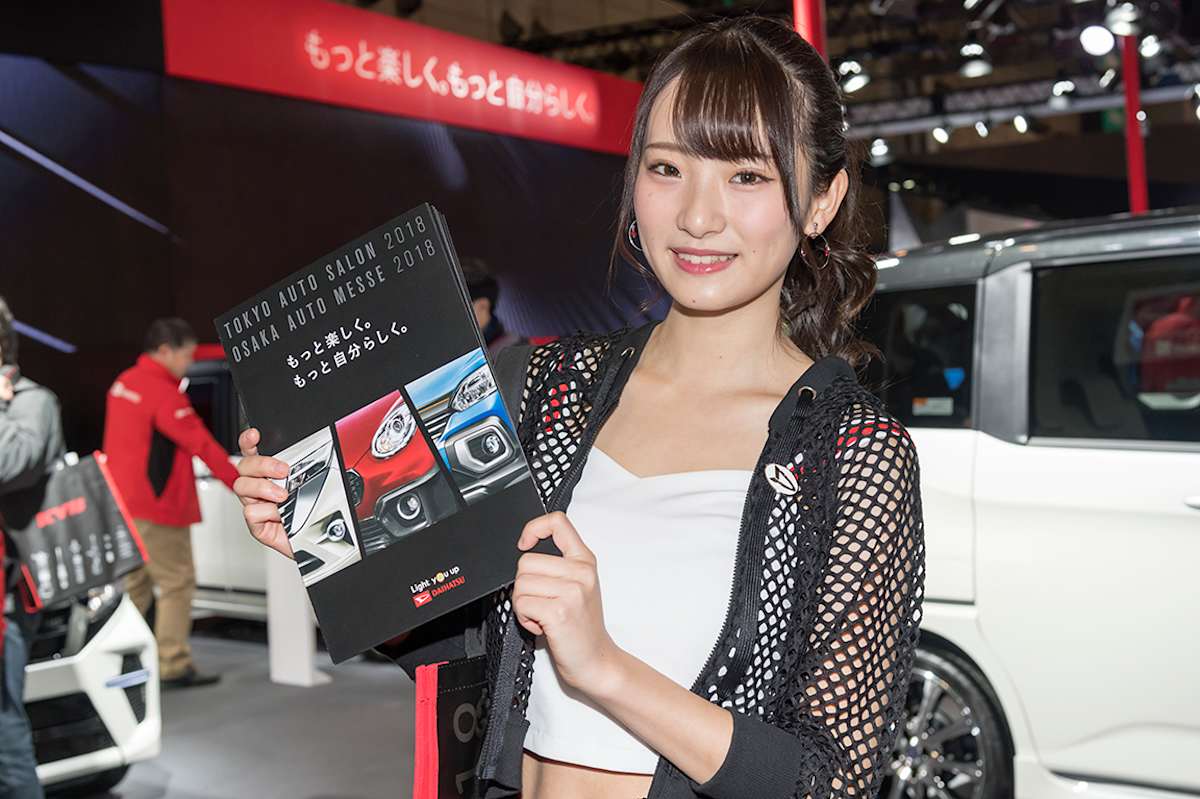 東京オートサロン18で撮り初め ブースを彩るレースクイーン特集 Engadget 日本版
