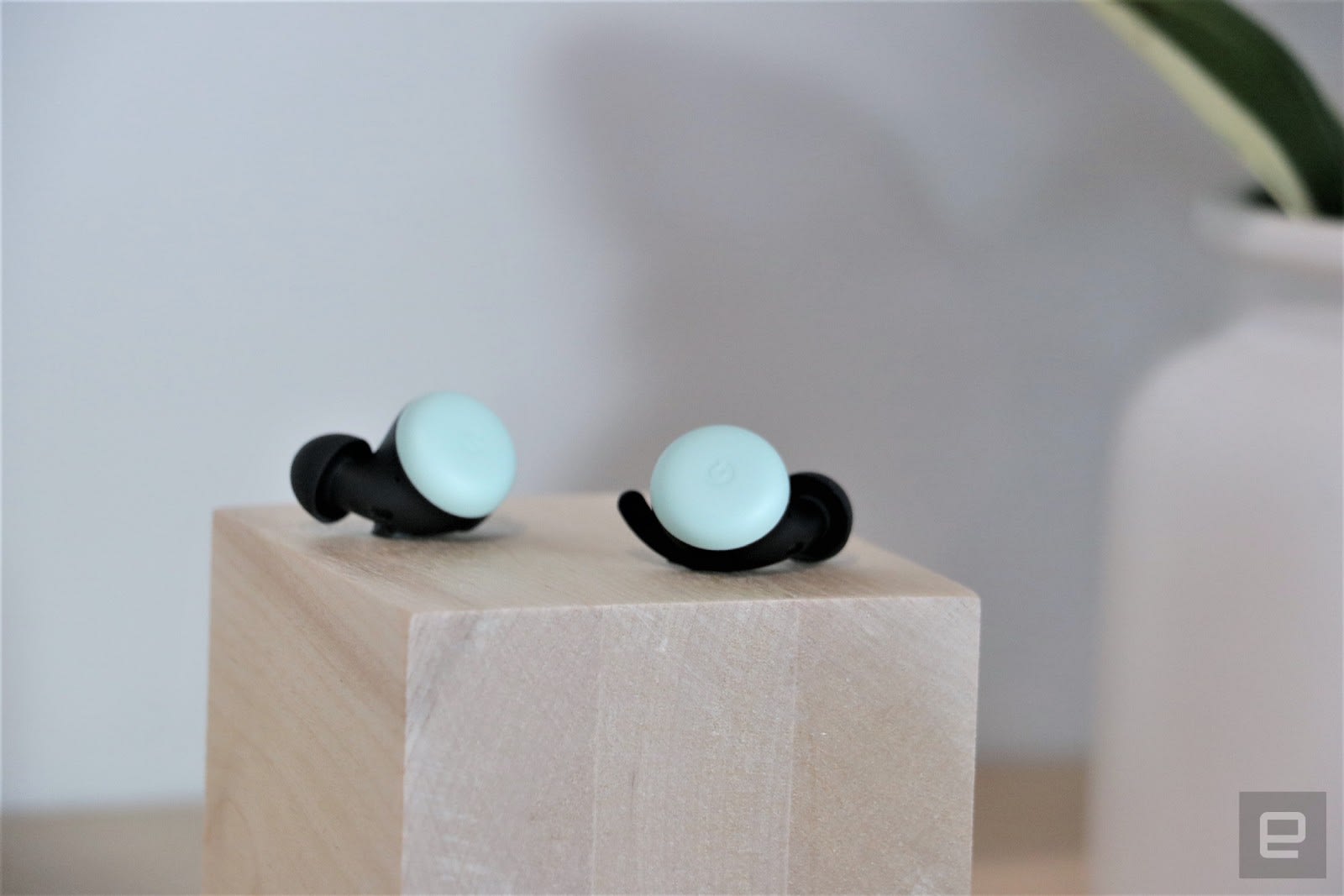 Pixel Buds 2020 first look