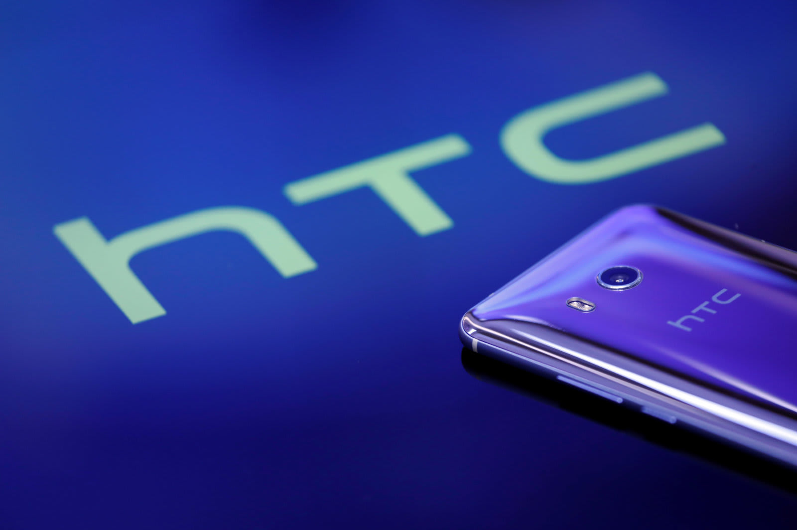 Обзор смартфонов htc 2020