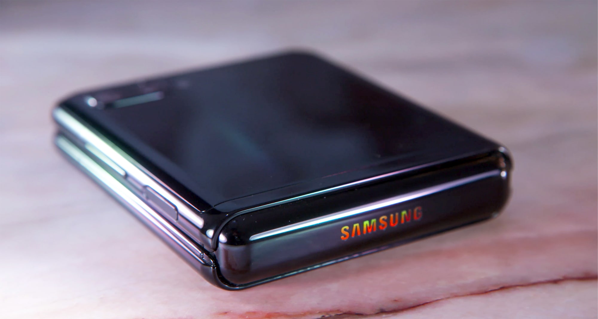 Samsung Galaxy Z Flip Review Admire It Don T Buy It Engadget
