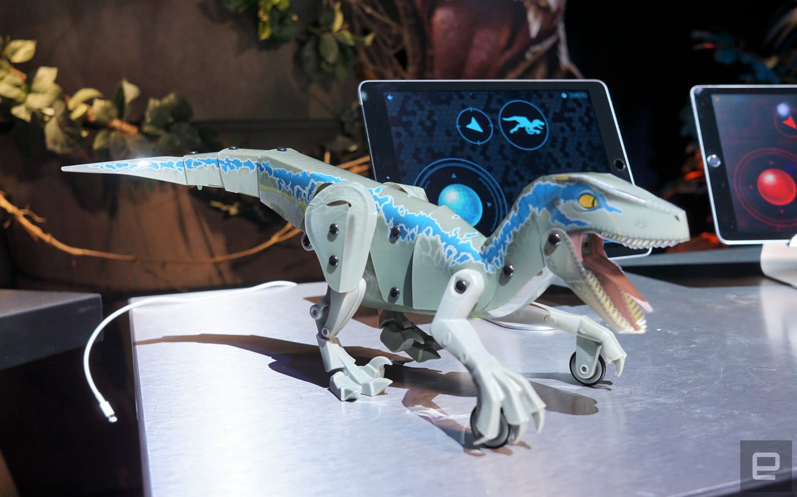 Mattel S Jurassic World Dino Bots Are Surprisingly Realistic Engadget